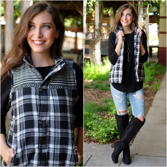 ✨LAST✨Black Plaid Aztec Puffer Vest - Picture 3 of 3
